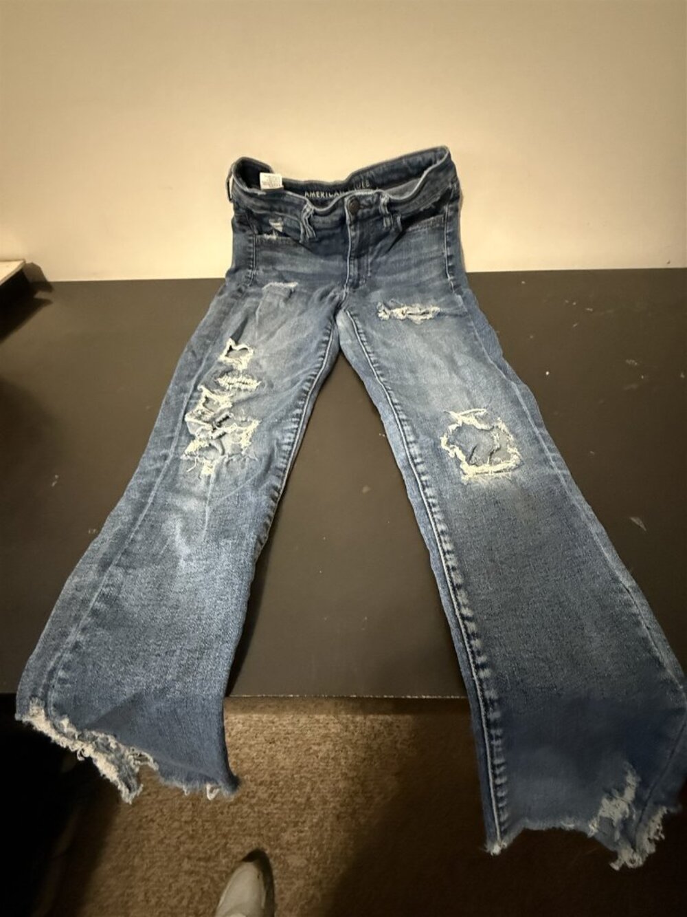 American Eagle Super Highrise Jeans Distressed Next Level Stretch Size 8 Short